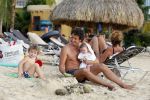 Curacao 29 december 2014
Jan Joost v gangelen met zijn vriendin en twee kinderen op blue bay op 
Curacao