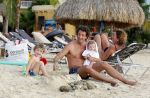 Curacao 29 december 2014
Jan Joost v gangelen met zijn vriendin en twee kinderen op blue bay op 
Curacao