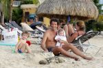 Curacao 29 december 2014
Jan Joost v gangelen met zijn vriendin en twee kinderen op blue bay op 
Curacao