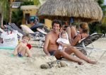 Curacao 29 december 2014
Jan Joost v gangelen met zijn vriendin en twee kinderen op blue bay op 
Curacao