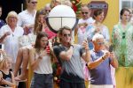Curacao 31 december 2014
Willeke Alberti Jeroen Krabbe met vrouw Herma Krabbe zoon Jasper krabbe ( met dochters) Rogier van Boxtel en Derek Bolt bij het vuurwerk van Avila Beach hotel op Curacao vanwege oud en nieuw jaar