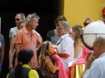 Curacao 31 december 2014
Willeke Alberti Jeroen Krabbe met vrouw Herma Krabbe zoon Jasper krabbe ( met dochters) Rogier van Boxtel en Derek Bolt bij het vuurwerk van Avila Beach hotel op Curacao vanwege oud en nieuw jaar