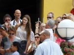 Curacao 31 december 2014
Willeke Alberti Jeroen Krabbe met vrouw Herma Krabbe zoon Jasper krabbe ( met dochters) Rogier van Boxtel en Derek Bolt bij het vuurwerk van Avila Beach hotel op Curacao vanwege oud en nieuw jaar