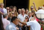 Curacao 31 december 2014
Willeke Alberti Jeroen Krabbe met vrouw Herma Krabbe zoon Jasper krabbe ( met dochters) Rogier van Boxtel en Derek Bolt bij het vuurwerk van Avila Beach hotel op Curacao vanwege oud en nieuw jaar