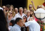 Curacao 31 december 2014
Willeke Alberti Jeroen Krabbe met vrouw Herma Krabbe zoon Jasper krabbe ( met dochters) Rogier van Boxtel en Derek Bolt bij het vuurwerk van Avila Beach hotel op Curacao vanwege oud en nieuw jaar
