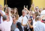 Curacao 31 december 2014
Willeke Alberti Jeroen Krabbe met vrouw Herma Krabbe zoon Jasper krabbe ( met dochters) Rogier van Boxtel en Derek Bolt bij het vuurwerk van Avila Beach hotel op Curacao vanwege oud en nieuw jaar