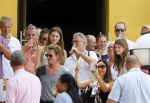 Curacao 31 december 2014
Willeke Alberti Jeroen Krabbe met vrouw Herma Krabbe zoon Jasper krabbe ( met dochters) Rogier van Boxtel en Derek Bolt bij het vuurwerk van Avila Beach hotel op Curacao vanwege oud en nieuw jaar