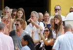 Curacao 31 december 2014
Willeke Alberti Jeroen Krabbe met vrouw Herma Krabbe zoon Jasper krabbe ( met dochters) Rogier van Boxtel en Derek Bolt bij het vuurwerk van Avila Beach hotel op Curacao vanwege oud en nieuw jaar