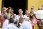 Curacao 31 december 2014
Willeke Alberti Jeroen Krabbe met vrouw Herma Krabbe zoon Jasper krabbe ( met dochters) Rogier van Boxtel en Derek Bolt bij het vuurwerk van Avila Beach hotel op Curacao vanwege oud en nieuw jaar