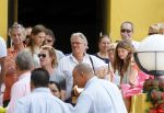 Curacao 31 december 2014
Willeke Alberti Jeroen Krabbe met vrouw Herma Krabbe zoon Jasper krabbe ( met dochters) Rogier van Boxtel en Derek Bolt bij het vuurwerk van Avila Beach hotel op Curacao vanwege oud en nieuw jaar