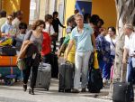 Curacao 1 januari 2015
Jeroen Pauw arriveert met zijn vriendin Nimet Groeneweg op  vliegveld Hato om hier samen met haar een vakantie te vieren.