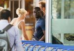 Curacao 1 januari 2015
Jetro Willems en zijn vriendin vliegen vanaf Curacao terug naar Nederland om daar aan de tweede seizoenshelft te beginnen met zijn club PSV