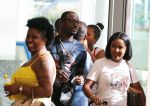 Curacao 1 januari 2015
Jetro Willems en zijn vriendin vliegen vanaf Curacao terug naar Nederland om daar aan de tweede seizoenshelft te beginnen met zijn club PSV