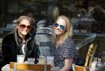 Amsterdam 24 mart 2014
Kimberly en Stephanie Klaver op terras.
