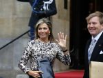 Amsterdam 14 januari 2015
Centaal station van Amsterdam gezien vanuit het eye theater.Koning Willem Alexander en koningin Maxima arriveren bij het paleis op de dam voor de nieuwjaarsreceptie.