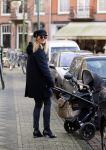 Amsterdam 7 januari 2014
Lieke v Lexmond  achter de kinderwagen in Amsterdam zuid.