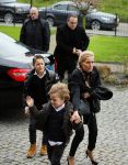 Fijnaart 10 januari 2015Begrafenis van de vader van Frans en Dorus Bauer; Chris in de kerk in Fijnaart.De moeder van Frans en Mariska en de kinderen zijn natuurlijk aanwezig.