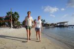 Curacao 31 december 2014
Nick Nielsen heeft met kerst zijn vriendin Joyce ten huwelijk gevraagd in Nederland en is daarna met haar op vakantie gegaan naar Curacao