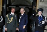 Amsterdam 13 januari 2015
Nieuwjaarsreceptie Koning Willem Alexander en Koningin Maxima in het paleis op de dam.
Pieter v Vollenhoven in zijn volkswagen Phaeton
