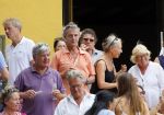Curacao 31 december 2014
Willeke Alberti Jeroen Krabbe met vrouw Herma Krabbe zoon Jasper krabbe ( met dochters) Rogier van Boxtel en Derek Bolt bij het vuurwerk van Avila Beach hotel op Curacao vanwege oud en nieuw jaar