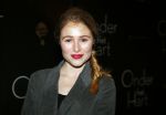 Amsterdam 12 januari 2015
Premiere onder het hart in het Anne theater.
Sigrid ten Napel met een vriendin