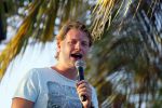 Curacao 31 december 2014
Thomas Berge en Myrthe Milius zijn op Curacao voor een optreden bij het Lions Dive Hotel. Thomas draagt een buddha to Buddha armband