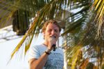 Curacao 31 december 2014
Thomas Berge en Myrthe Milius zijn op Curacao voor een optreden bij het Lions Dive Hotel. Thomas draagt een buddha to Buddha armband