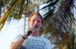 Curacao 31 december 2014
Thomas Berge en Myrthe Milius zijn op Curacao voor een optreden bij het Lions Dive Hotel. Thomas draagt een buddha to Buddha armband