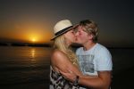Curacao 31 december 2014
Thomas Berge en Myrthe Milius zijn op Curacao voor een optreden bij het Lions Dive Hotel. Thomas draagt een buddha to Buddha armband