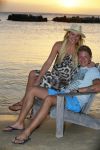 Curacao 31 december 2014
Thomas Berge en Myrthe Milius zijn op Curacao voor een optreden bij het Lions Dive Hotel. Thomas draagt een buddha to Buddha armband