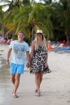 Curacao 31 december 2014
Thomas Berge en Myrthe Milius zijn op Curacao voor een optreden bij het Lions Dive Hotel. Thomas draagt een buddha to Buddha armband