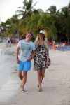Curacao 31 december 2014
Thomas Berge en Myrthe Milius zijn op Curacao voor een optreden bij het Lions Dive Hotel. Thomas draagt een buddha to Buddha armband