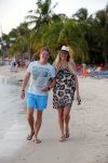 Curacao 31 december 2014
Thomas Berge en Myrthe Milius zijn op Curacao voor een optreden bij het Lions Dive Hotel. Thomas draagt een buddha to Buddha armband