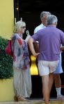 Curacao 31 december 2014
Willeke Alberti Jeroen Krabbe met vrouw Herma Krabbe zoon Jasper krabbe ( met dochters) Rogier van Boxtel en Derek Bolt bij het vuurwerk van Avila Beach hotel op Curacao vanwege oud en nieuw jaar