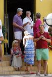 Curacao 31 december 2014
Willeke Alberti Jeroen Krabbe met vrouw Herma Krabbe zoon Jasper krabbe ( met dochters) Rogier van Boxtel en Derek Bolt bij het vuurwerk van Avila Beach hotel op Curacao vanwege oud en nieuw jaar