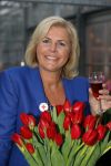Lisse 15 januari 2015
Irene Moors doopt de rode kruis tulp.