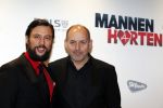 Amsterdam 14 december 2015
Premiere manneharten 2 in het nieuwe de la mar theater met als cast,
Barry Atsma Daan Schuurmans Jeroen Spitzenberger Fabian JansenMingus Dagelet Katja Herbers Hadewych Minis Jelka v Houten Liliana de Vries Maartje v d Wetering Barbara Sloesen Bo Maerten en Annick Boer. Alain de Levita en Kaja Wolffers