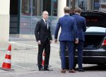 A4 en Scheveningen 13 december 2015
Albert Verlinde en Onno Hoes rijden met 1 auto naar de premiere van Beauty & the beast in het circustheater
