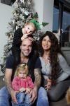 Apeldoorn 1 december 2015
Andy en Melisa v d Meyde met hun kinderen thuis voor de kerstboom