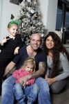Apeldoorn 1 december 2015
Andy en Melisa v d Meyde met hun kinderen thuis voor de kerstboom