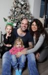 Apeldoorn 1 december 2015
Andy en Melisa v d Meyde met hun kinderen thuis voor de kerstboom