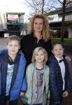 Amsterdam 10 januari 2016
Premiere race naar de maan in pathe arena.
Annette Barlo met zoon