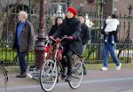 Amsterdam 8 januari 2016
Anouk v Nes op de fiets in Amsterdam