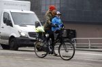 Amsterdam 6 januari 2016
Beertje v Beers met dochter op de fiets.