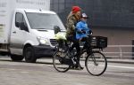 Amsterdam 6 januari 2016
Beertje v Beers met dochter op de fiets.