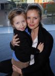 Amsterdam 9 decmber 2015
Premiere Mega Mindy met oa Jim Bakkum en Frou Souffriau in pathe arena.
Jim met Bettina Berger en hun zoon.