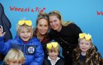 Amsterdam 17 januari 2016
Premiere Woezel en Pip in Tuschinski. Carlijn de Vries en Jorica Koppen met kinderen