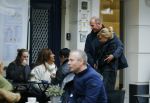 Amsterdam 9 januari 2016
Patty Brard op terras op de pc hooftstraat in gesprek met Connie Breukhoven en haar vriend Eugene v Dun
