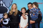 Amsterdam 17 januari 2016
Premiere Woezel en Pip in Tuschinski. Dinand en Lucy Woesthoff met hun kinderen