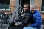 Amsterdam 4 december 2015 
Dries Roelvink met zijn zoon Donnie op de vespa scooter